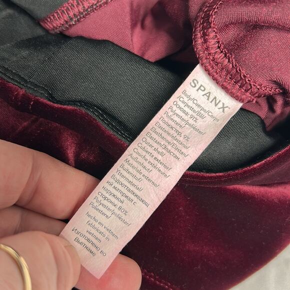 SPANX Leggings Size Medium Velvet Burgundy High Waist Velour Holiday Tummy - Picture 8 of 9